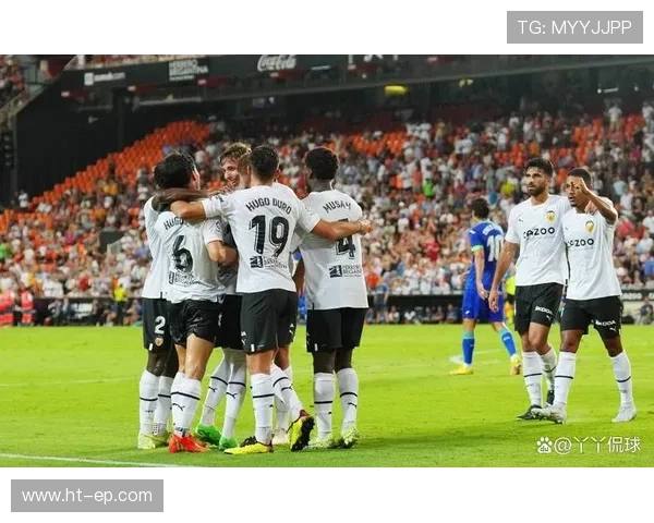 瓦伦西亚传统强队光环逐步消退,西甲竞争格局面临持续调整 瓦伦西亚传统强队光环逐步消退,西甲竞争格局面临持续调整