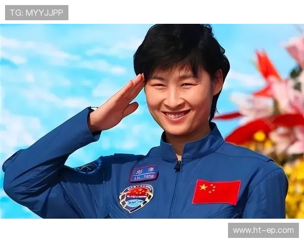 刘洋训练间隙偷偷刷剧，冠军的另一面居然这么接地气？